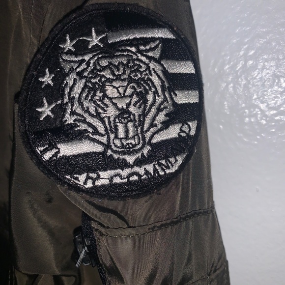 Distortion jacket - Picture 7 of 11